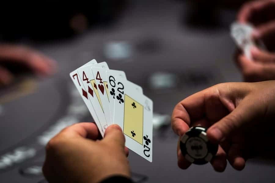 Cẩm nang chơi Poker dành cho những người mới học chơi