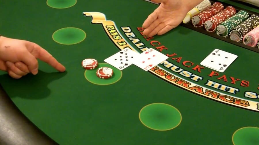 Nhung Dieu Can Chu Y Khi Nem Tien Vao Ban Blackjack Hinh 2