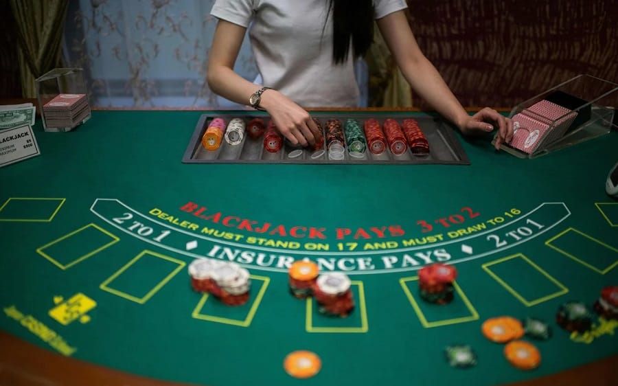 Hướng dẫn chơi một ván Blackjack trực tuyến hoàn chỉnh nhất?